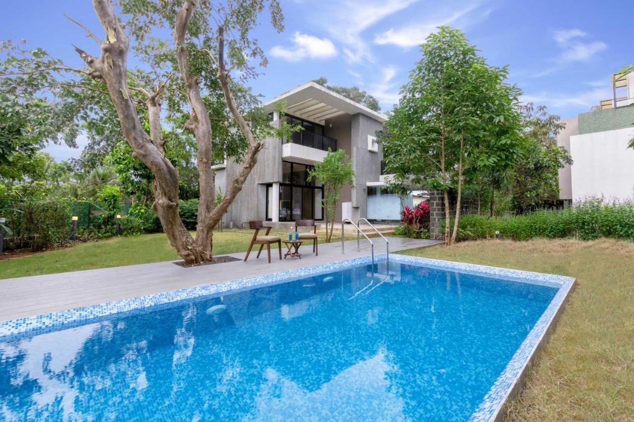 Villa Foresta By Stayvista With Modern Decor, Swimming Pool & Expansive Lawn For A Perfect Escape Lonavala Bagian luar foto