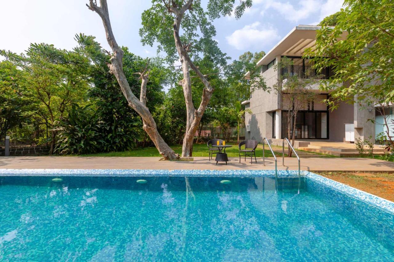 Villa Foresta By Stayvista With Modern Decor, Swimming Pool & Expansive Lawn For A Perfect Escape Lonavala Bagian luar foto