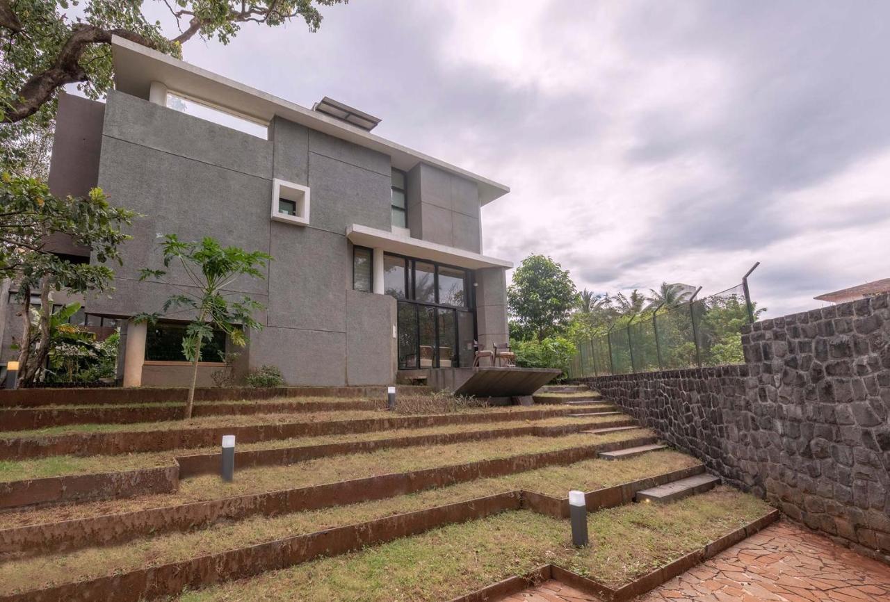 Villa Foresta By Stayvista With Modern Decor, Swimming Pool & Expansive Lawn For A Perfect Escape Lonavala Bagian luar foto