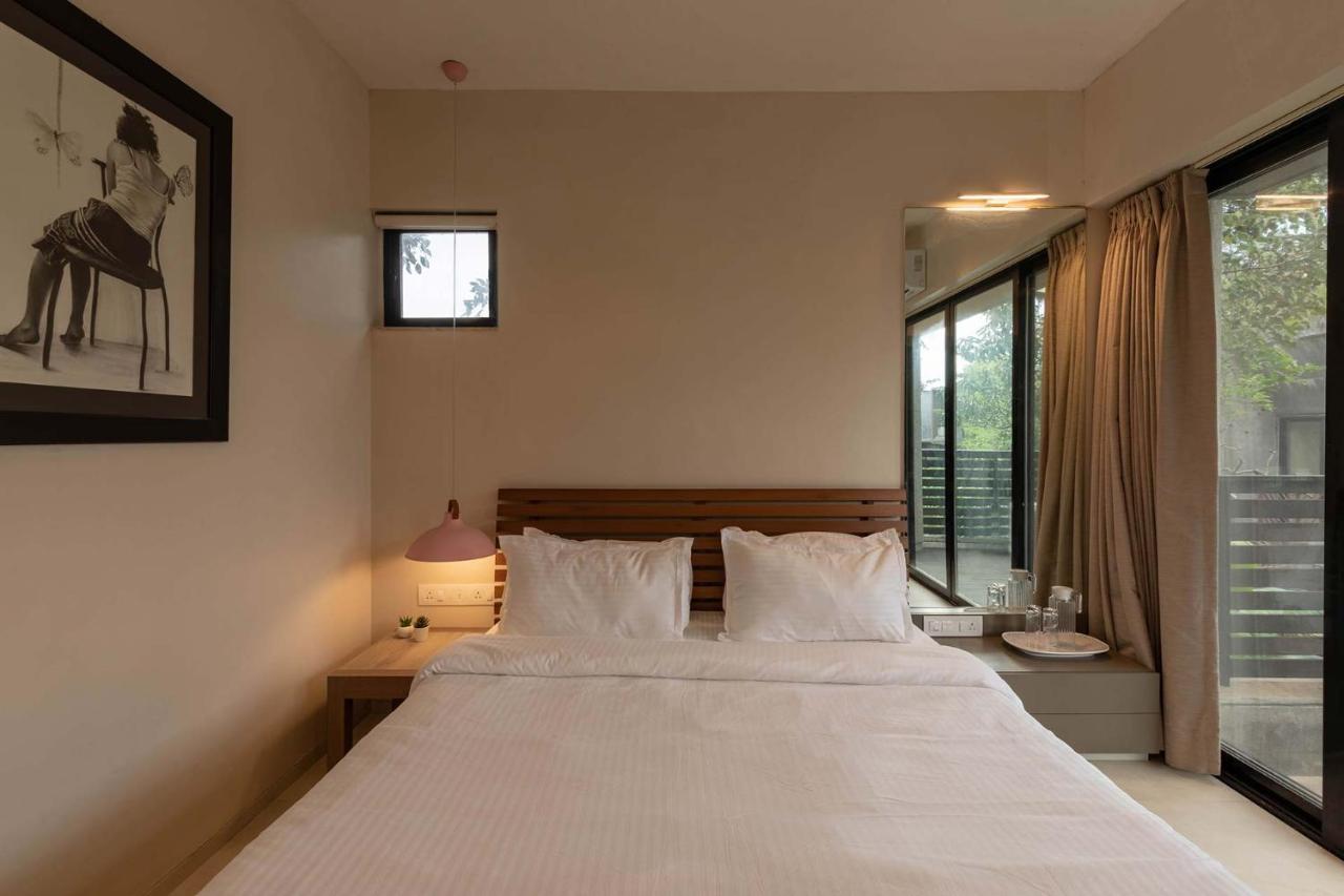 Villa Foresta By Stayvista With Modern Decor, Swimming Pool & Expansive Lawn For A Perfect Escape Lonavala Bagian luar foto
